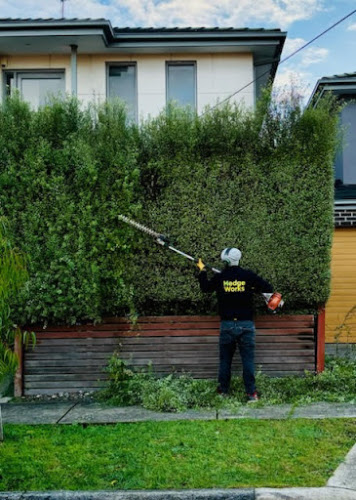Hedge Works Officer in Berwick
